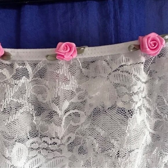 White & Pink Full Lace Crotchless Plus Size Panties. 26" to 36" with Roses - Picture 5 of 5